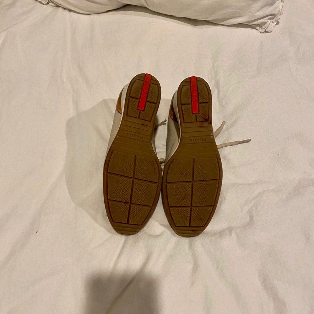 Prada - Picture 5 of 5